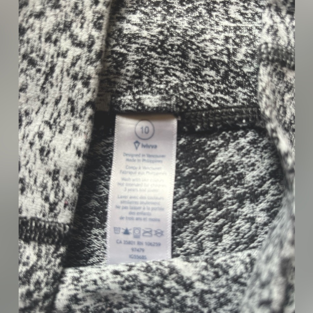Ivivva leggings, size 10 (fits like a women’s XS)
